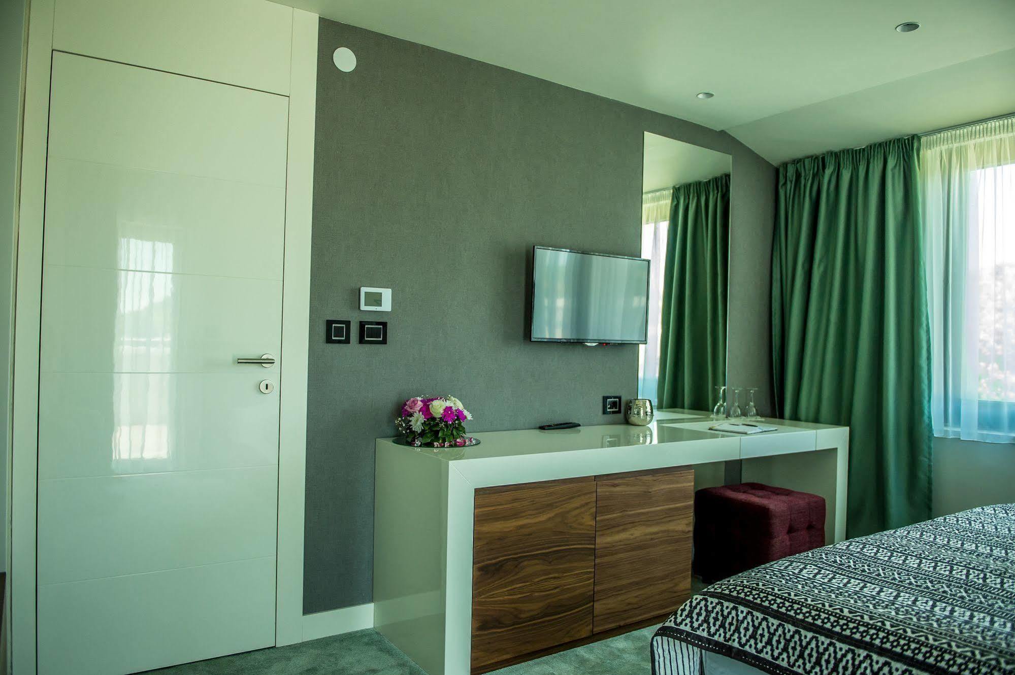 Hotel Hedonic Belgrade Exterior photo